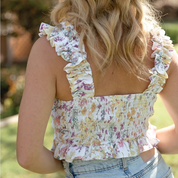 Cute floral crop top - Picture 3 of 4